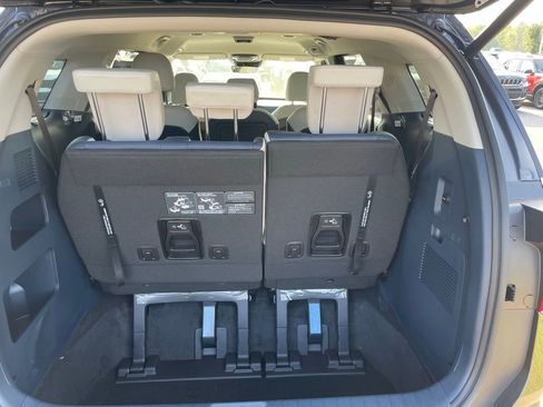New 2026 Kia Carnival EX image 26