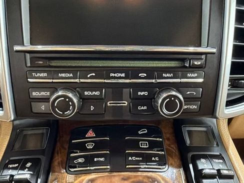 Used 2014 Porsche Cayenne Diesel AWD/4WD image 36