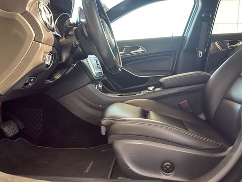 Used 2019 Mercedes-Benz GLA 250 4MATIC w/ Multimedia Package image 16