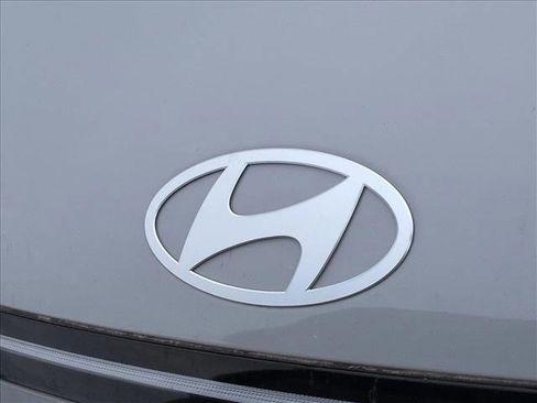 Used 2025 Hyundai Kona SEL image 2