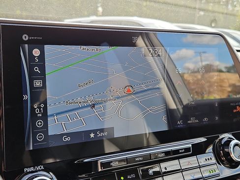 Used 2021 Toyota Highlander Limited image 16