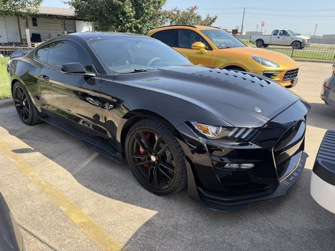 Used 2020 Ford Mustang Shelby GT500 w/ Technology Package RWD image 5