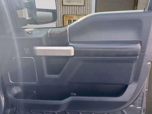 Certified 2022 Ford F350 Lariat w/ Lariat Value Package image 33