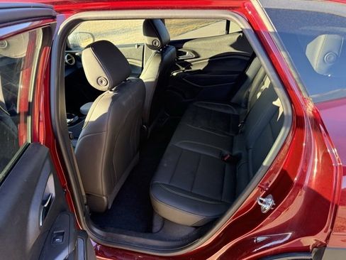 Used 2024 Chevrolet Trax ACTIV w/ Sunroof Package image 13