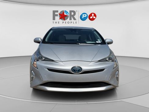 Used 2016 Toyota Prius Three Touring FWD image 8