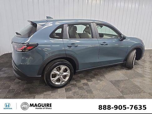 Used 2023 Honda HR-V LX image 3