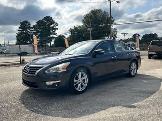 Used 2015 Nissan Altima 2.5 SL w/ Moonroof Package image 1
