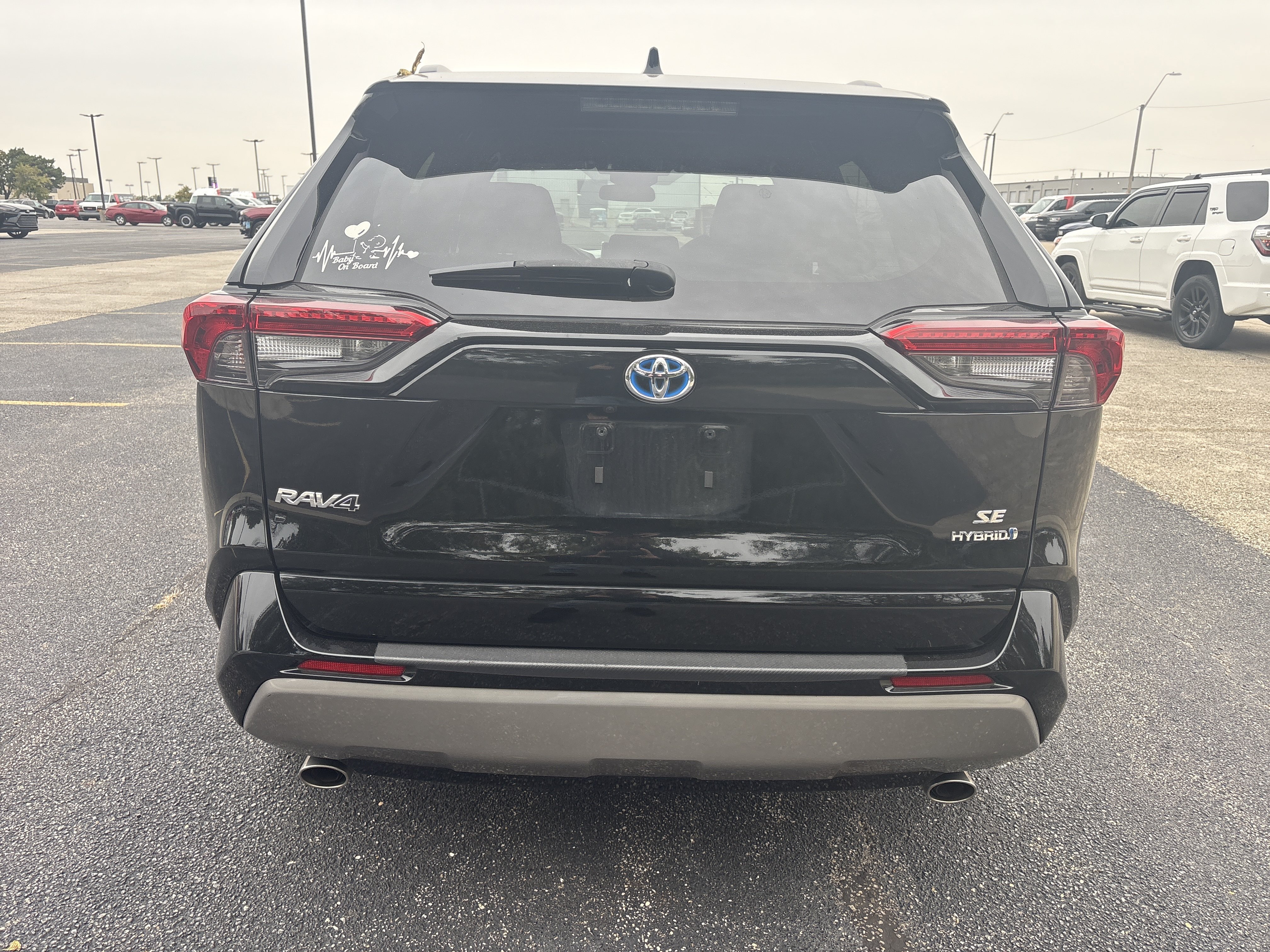 Used 2023 Toyota RAV4 SE AWD/4WD image 4