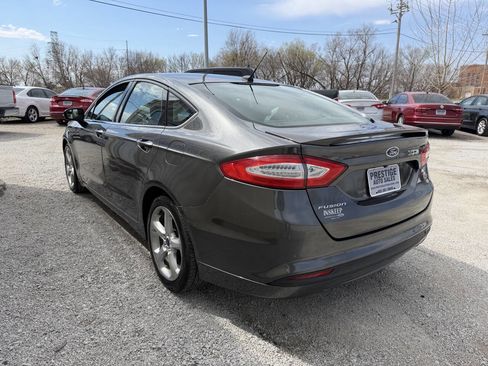 Used 2015 Ford Fusion SE image 4