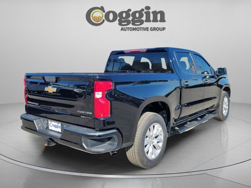 Used 2022 Chevrolet Silverado 1500 Custom image 3