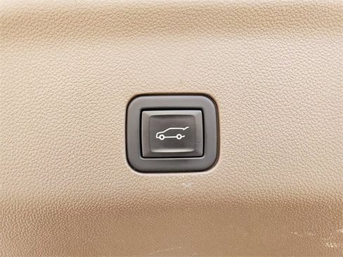 Used 2023 GMC Yukon Denali image 39