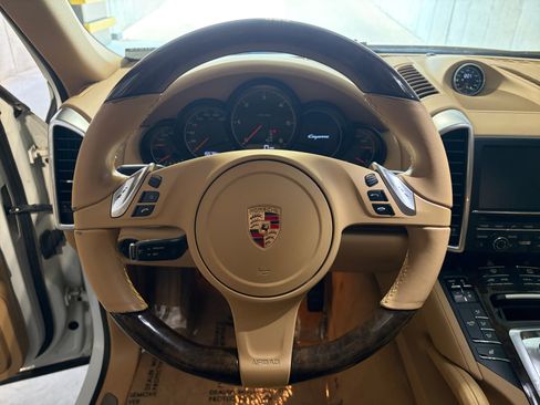 Used 2014 Porsche Cayenne Diesel AWD/4WD image 33