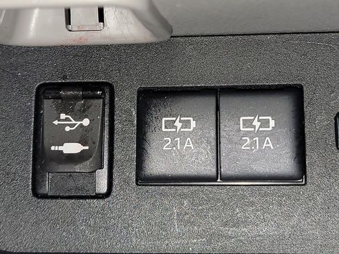 Used 2018 Toyota Highlander XLE AWD/4WD image 27