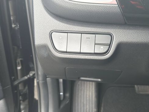 Used 2024 Kia Seltos S FWD image 17