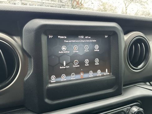 Used 2020 Jeep Wrangler Sport image 17