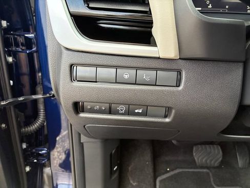 Used 2025 Nissan Rogue SL w/ SL Premium Package AWD/4WD image 25