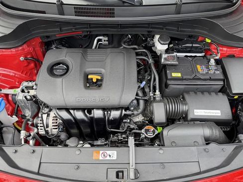 Certified 2025 Kia Soul LX w/ LX Technology Package FWD image 36