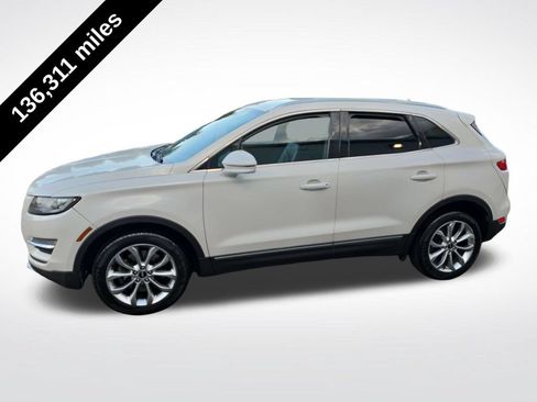 Used 2019 Lincoln MKC Select w/ Select Plus Package AWD/4WD image 2