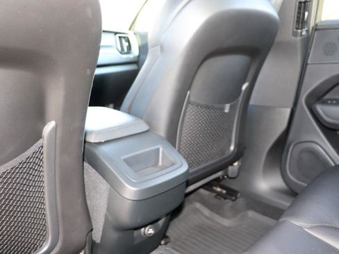 Used 2018 Volvo XC60 T6 Momentum w/ Convenience Package image 16