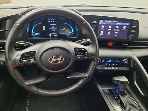 Used 2025 Hyundai Elantra Sport FWD image 22