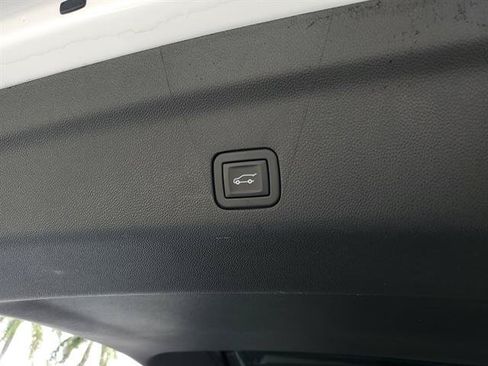 Certified 2023 Cadillac Escalade ESV V AWD/4WD image 13