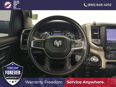 Used 2022 RAM 1500 Laramie AWD/4WD image 17