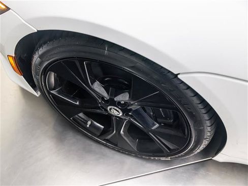 Certified 2024 Jaguar F-TYPE Coupe AWD image 18