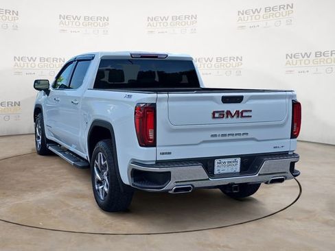 Used 2022 GMC Sierra 1500 SLT w/ SLT Convenience Package AWD/4WD image 3