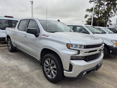 Used 2019 Chevrolet Silverado 1500 RST image 2