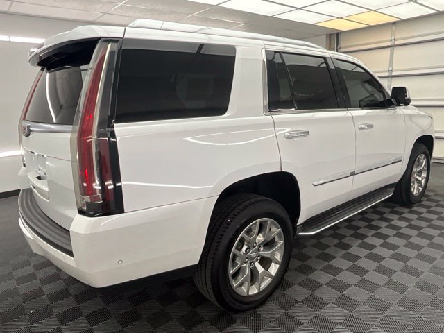 Used 2017 Cadillac Escalade Premium Luxury AWD/4WD image 28