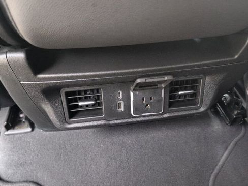 Used 2024 GMC Sierra 1500 SLT AWD/4WD image 6