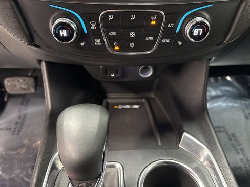 Used 2023 Chevrolet Traverse LT image 25