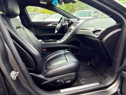 Used 2019 Lincoln MKZ Reserve FWD image 17
