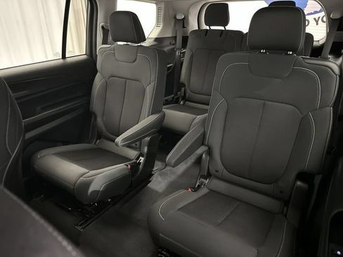 Used 2022 Jeep Grand Cherokee L Laredo w/ Luxury Tech Group I AWD/4WD image 26