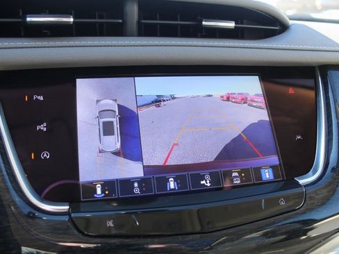 Used 2023 Cadillac XT6 Premium Luxury w/ Technology Package image 32