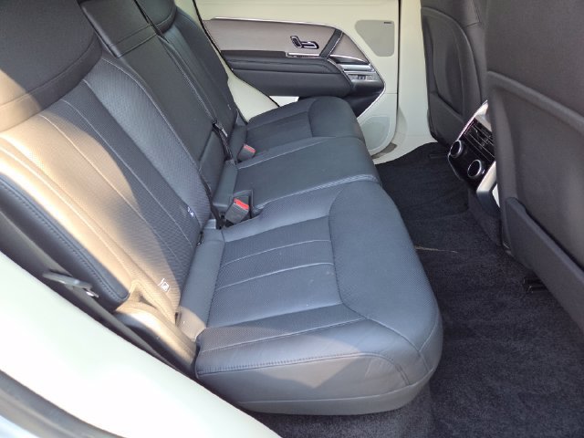 Used 2023 Land Rover Range Rover SE AWD/4WD image 6