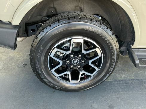 Used 2025 Ford Bronco Outer Banks AWD/4WD image 29