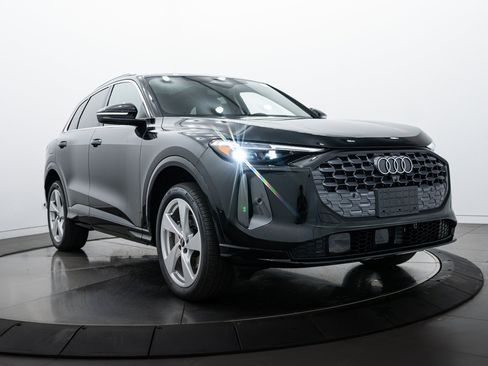 New 2025 Audi Q5 Premium Plus image 2