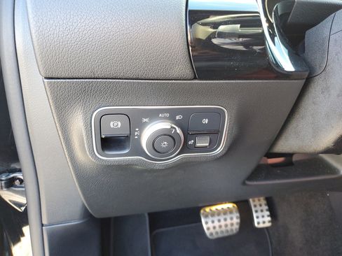 Used 2022 Mercedes-Benz GLA 45 AMG 4MATIC w/ Parking Assistance Package image 28