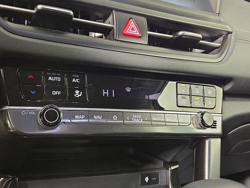 Certified 2025 Kia Seltos EX image 21