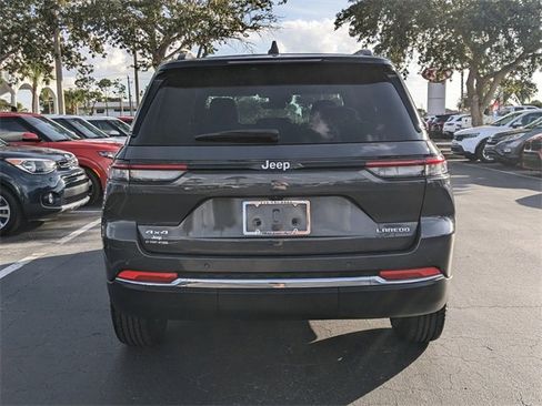 Certified 2025 Jeep Grand Cherokee Laredo image 5