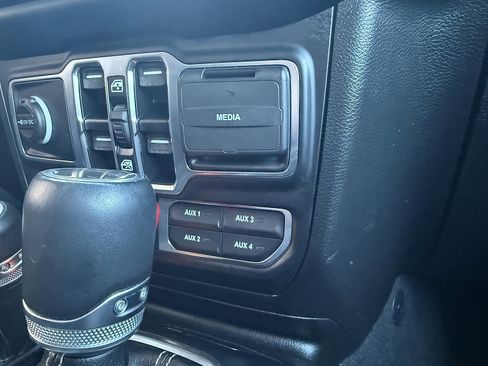 Used 2021 Jeep Gladiator Overland w/ Popular Equipment Package image 20