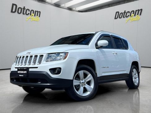 Used 2015 Jeep Compass Latitude AWD/4WD image 3