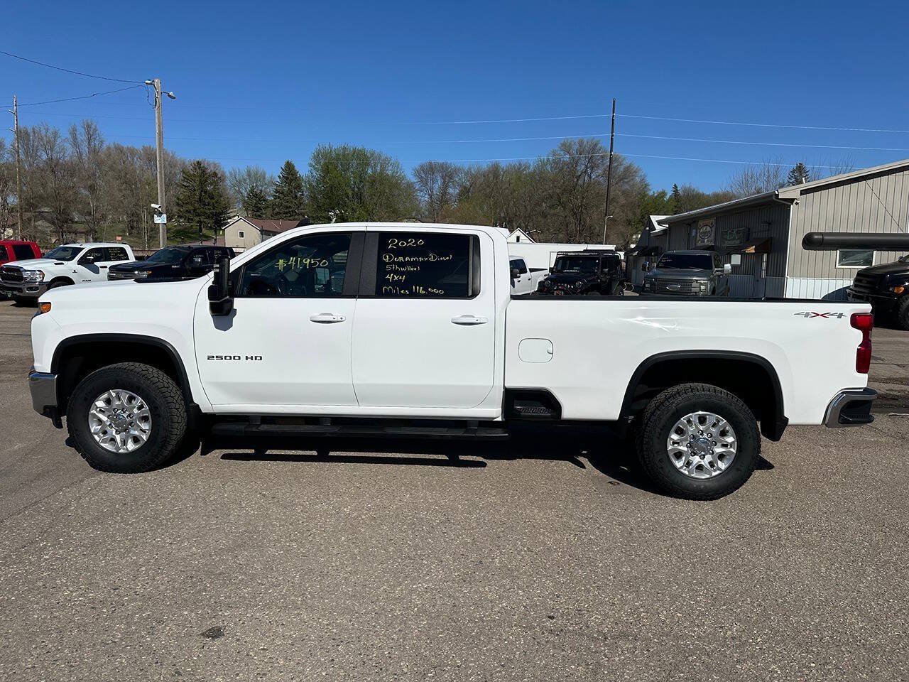 Used 2020 Chevrolet Silverado 2500 LT w/ Convenience Package AWD/4WD image 2