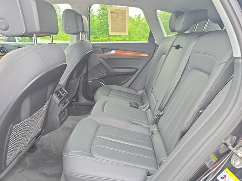 Used 2021 Audi Q5 2.0T Premium w/ Convenience Package AWD/4WD image 14