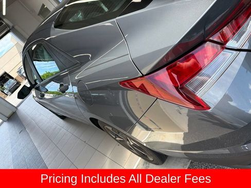 Used 2023 Hyundai Elantra SEL w/ Convenience Package FWD image 9