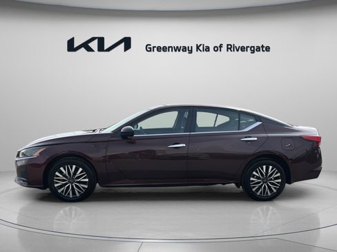 Used 2024 Nissan Altima 2.5 SV image 5