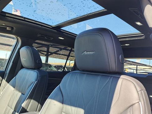 New 2026 Buick Enclave Avenir image 17