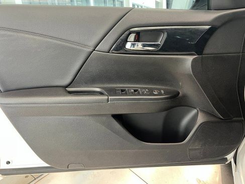 Used 2014 Honda Accord Sport image 12