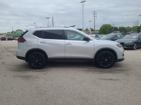 Used 2018 Nissan Rogue SV AWD/4WD image 8